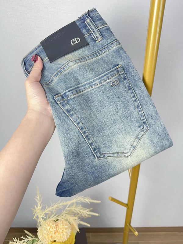 ブランドジーンズ正面デザイン